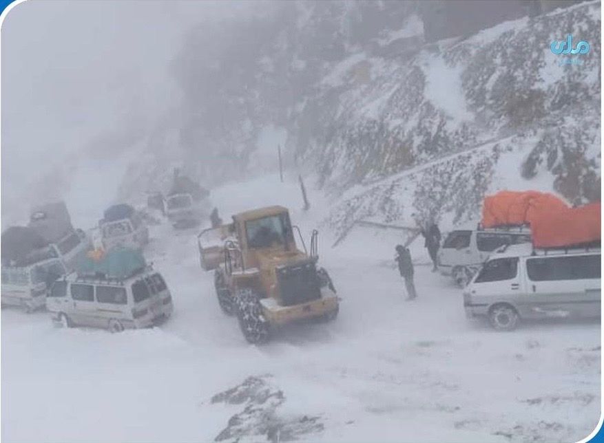 گذرگاه قوناق میان بامیان و دایکندی پس از ۴۸ ساعت به روی ترافیک باز شد