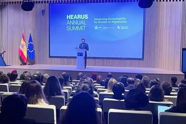 د هسپانیا لومړي وزیر د افغان ښځو او نجونو په نامه ځانګړې خونه پرانېسته