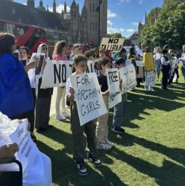 احتجاجات عالمية في 14 مدينة تأييداً للمرأة الأفغانية ورفضاً لحكم طالبان