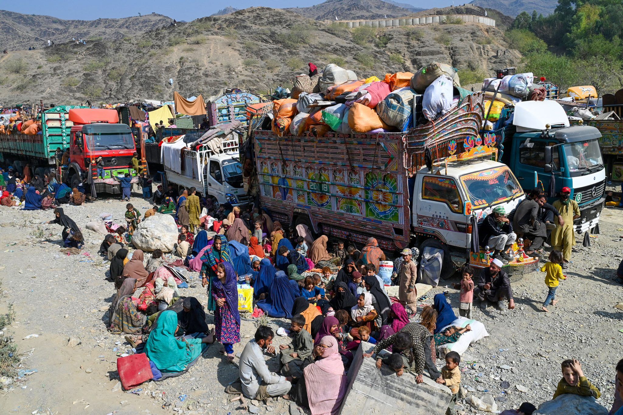 طالبان از بازگشت بیش از ۱۰۰ خانواده مهاجر به افغانستان خبر داد