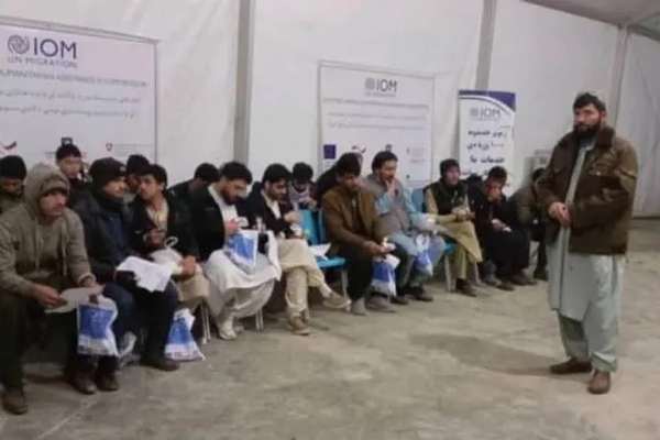 Over 50 Afghan Refugees Arrested In Pakistan, Deported To Afghanistan