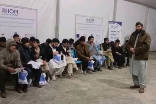 Over 50 Afghan Refugees Arrested In Pakistan, Deported To Afghanistan