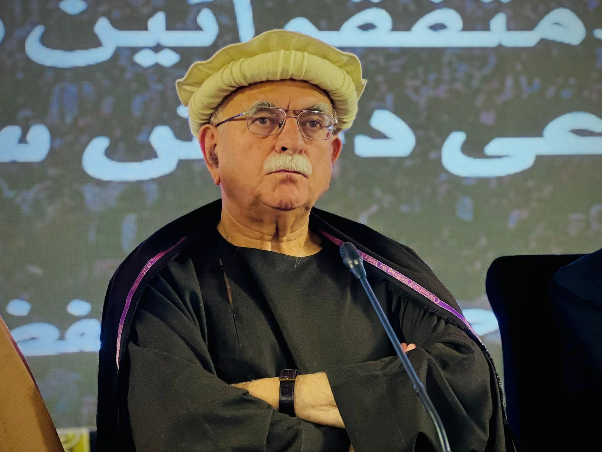 محمود خان اڅکزی: د پاکستان حکومت دغه هېواد کورنۍ جګړې ته ورټېل وهي
