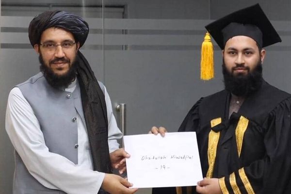 د لارو بندښت او د ویزو کړکېچ تر سیوري لاندې؛ اسلاماباد کې د افغان محصلینو د فراغت مراسم