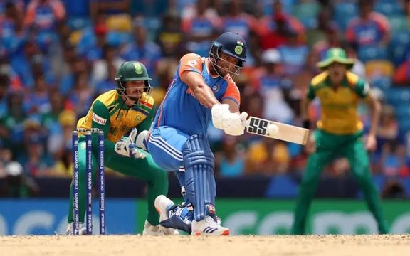 د کرېکټ نړۍوال جام پایلوبه؛ هند سويلي افريقا ته ۱۷۷ منډې هدف وټاکه