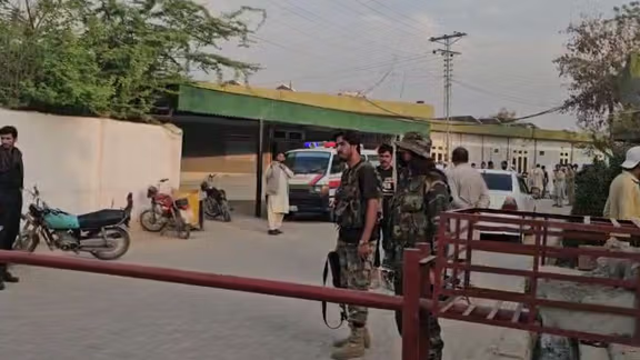 د خیبر پښتونخوا په لکي مروت ولسوالۍ کې ناپېژاندو وسله‌والو دوه تنه په ډزو وژلي