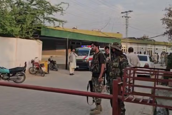 د خیبر پښتونخوا په لکي مروت ولسوالۍ کې ناپېژاندو وسلهوالو دوه تنه په ډزو وژلي