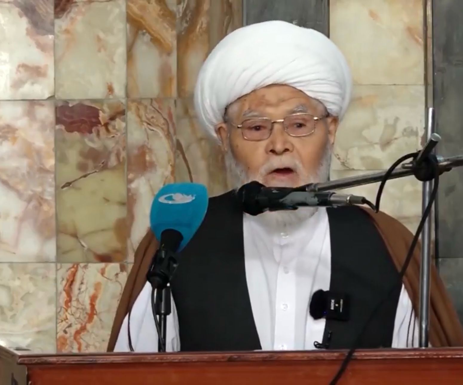 روحانی بلندپایه شیعه به طالبان: حق ندارید مانع مراسم مذهبی ما شوید