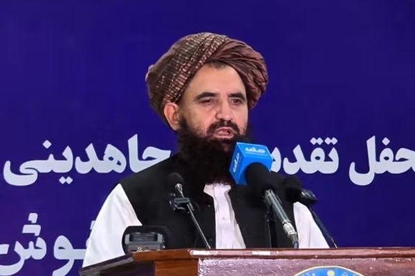 رئیس استخبارات طالبان: برخی کشورها داعش را برای ناامن کردن افغانستان اعزام میکنند