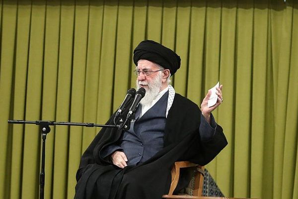 خامنئي يحذّر من أن أي هجوم أميركي على إيران سيشعل حرباً إقليمية