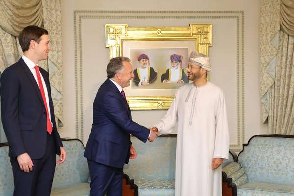 عمان: د نن ورځې سلا مشورې د خبرو اترو د بیا پیل لپاره د شرایطو پر برابرولو متمرکزې وې