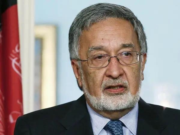 بې دولته سفیر: کله چې خلک پوښتنه کوي، د چا استازیتوب کوې، زه ورته وایم د افغانستان د خلکو