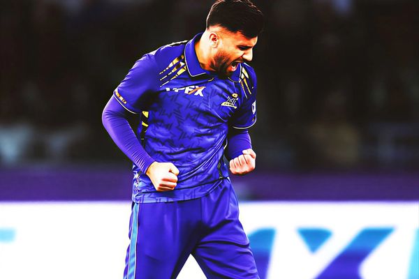 تیم «امآی امارات» باخت، اما فضلالحق فاروقی در لیگ کریکت بینالمللی امارات درخشید