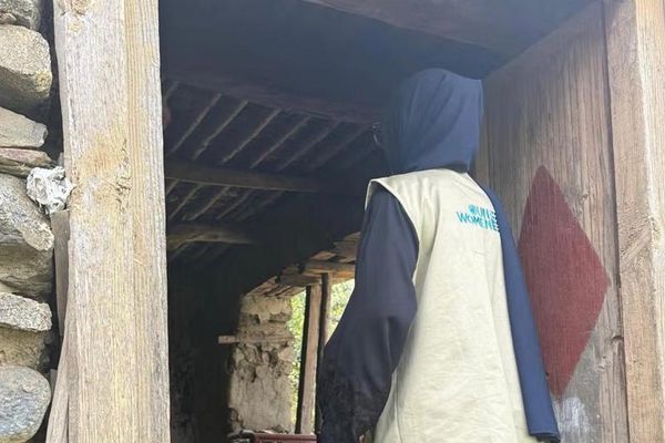 ملګري ملتونه: پر ښځینه کارکوونکو د طالبانو بندیزونو په سرحدي سیمو کې د مرستو بهیر ګډوډ کړی