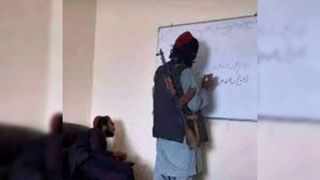 طنز سیاسی؛ از اقتصاد کنار جادهای تا طب استشهادی، رشتههای دانشگاهی جدید امارت اسلامی