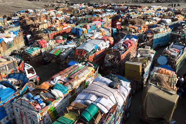 له ایران او پاکستان نه تر ۹۰۰ ډېرې کورنۍ افغانستان ته ستنې شوې