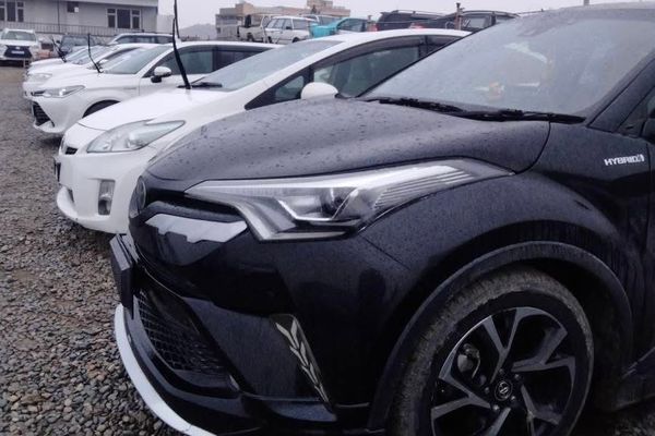 طالبانو د افغانستان لاس بېاسناده موټرو د ثبت او محصول بهیر تمدید کړ