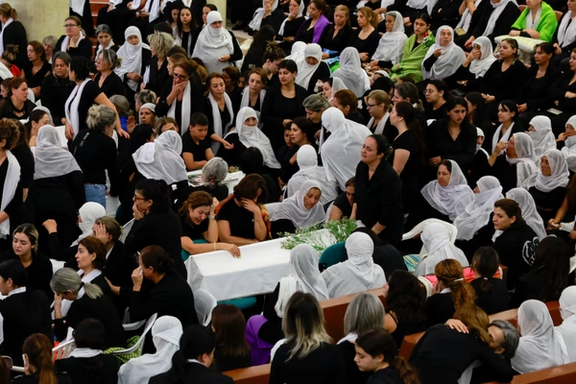 د فوټبال په میدان کې د ۱۲ کسو له وژل کېدو وروسته اسراییل ویلي، حزب الله به سخت وځپي