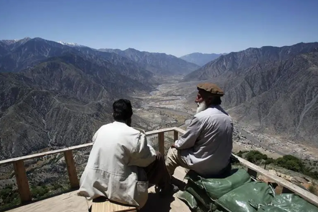 داعش خراسان فردی را در کنر به اتهام جاسوسی برای طالبان 'سربریده' است