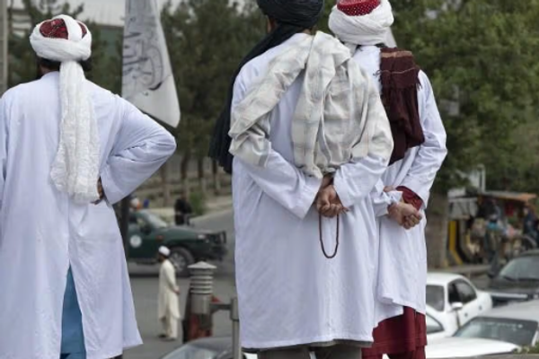 د مذهب تبديلي: طالبان اسماعیلي پیروان هڅوي چې سني شي