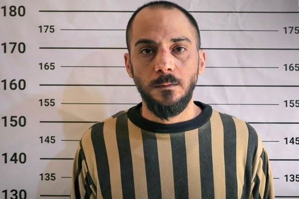 افسر تحت تعقیب به اتهام مشارکت در کشتار غیرنظامیان سوری در دوره بشار اسد دستگیر شد