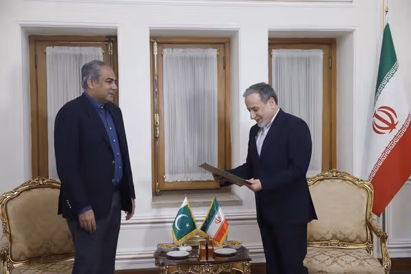 عاصم منیر و شهباز شریف به مجتبی خامنهای نامه فرستادند