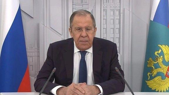 وزير الخارجية الروسي: لقاء بوتين وزيلينسكي مشروط ببحث "شرعية" الرئيس الأوكراني