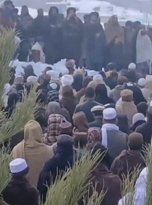 رجل دين موالٍ لطالبان يدعو سكان كابل إلى «الجهاد» في باكستان