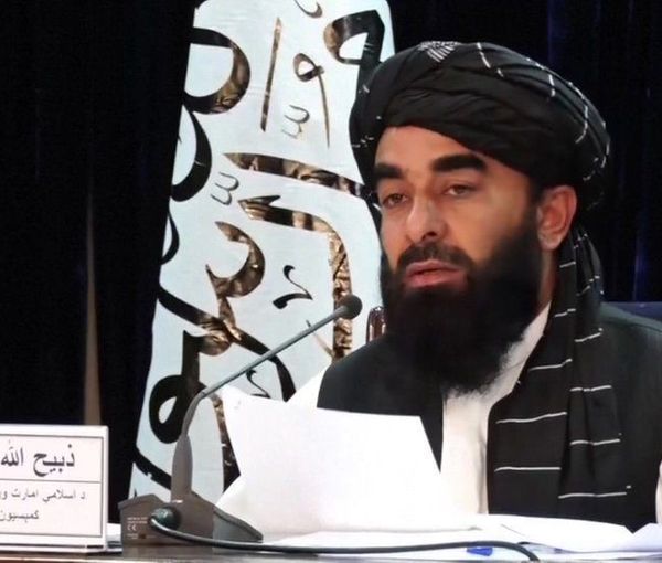 ذبیح‌الله مجاهد: سلاح و تجهیزات ‌جامانده امریکایی را به دیگران نفروخته‌ایم