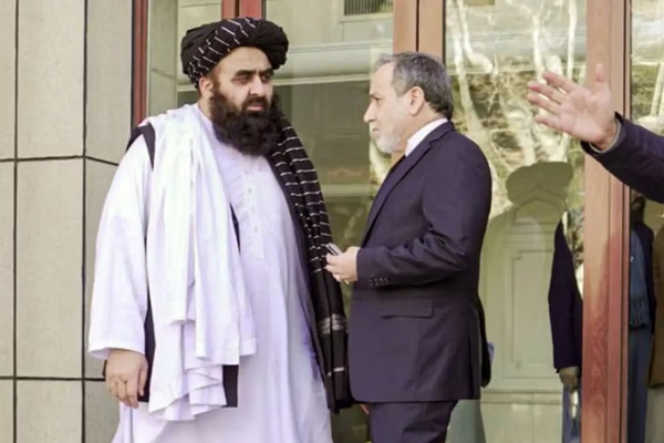 متقي له عباس عراقچي سره په خبرو کې د امریکا اوایران خبرې اترې رغنده ګام بللی