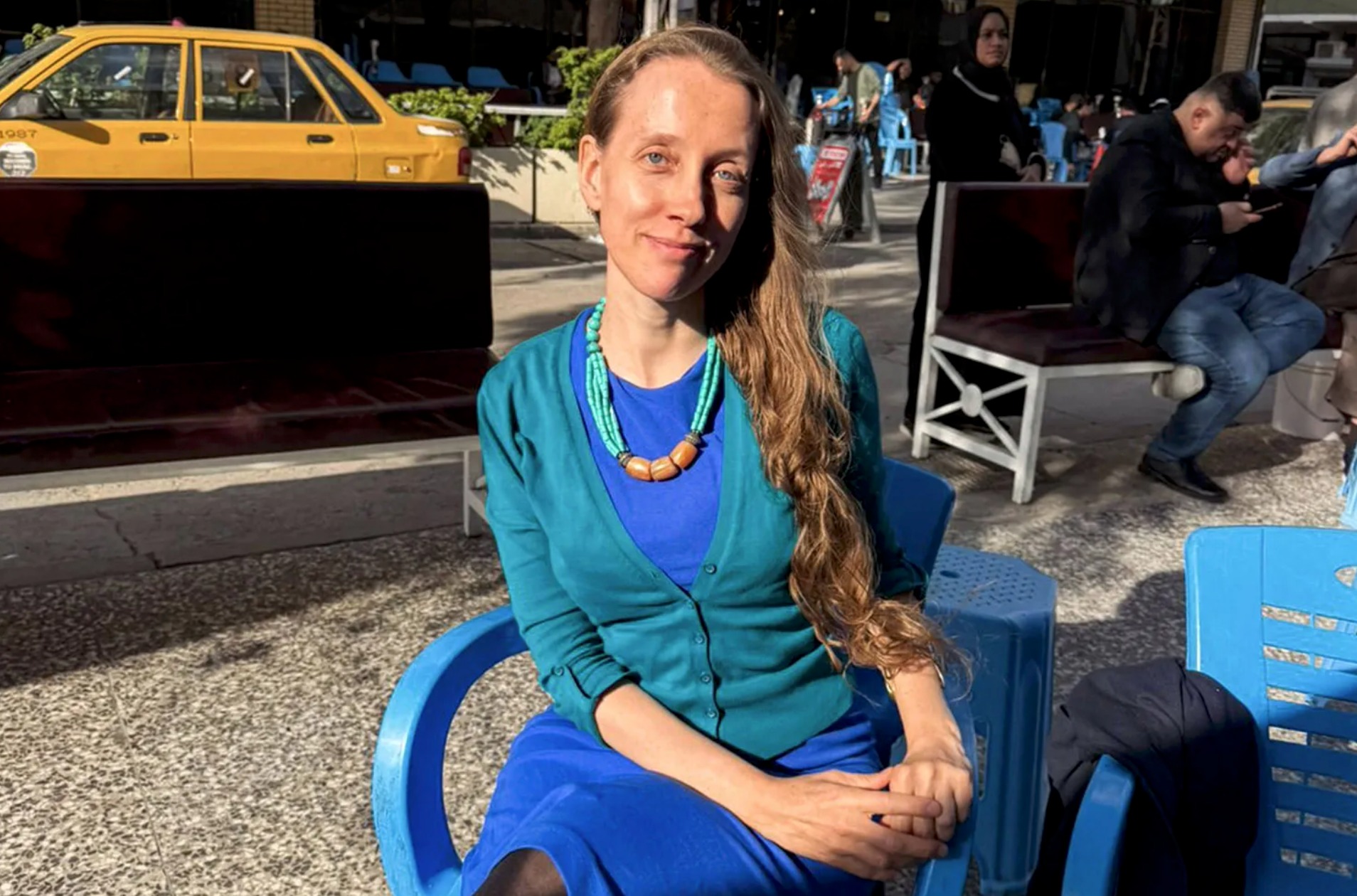 تر یوې اونۍ لادرکۍ وروسته؛ په عراق کې تښتول شوې امریکایي خبریاله خوشې شوه 