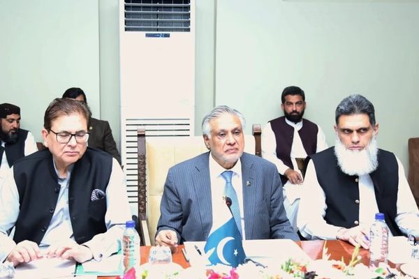 باكستان تطالب طالبان بخطوات "عملية" ضد الجماعات المتمردة