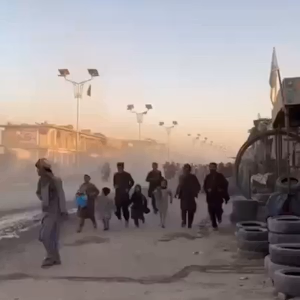 سخنگوی طالبان: با آغاز مذاکرات استانبول، نظامیان پاکستان در اسپینبولدک حمله کردند