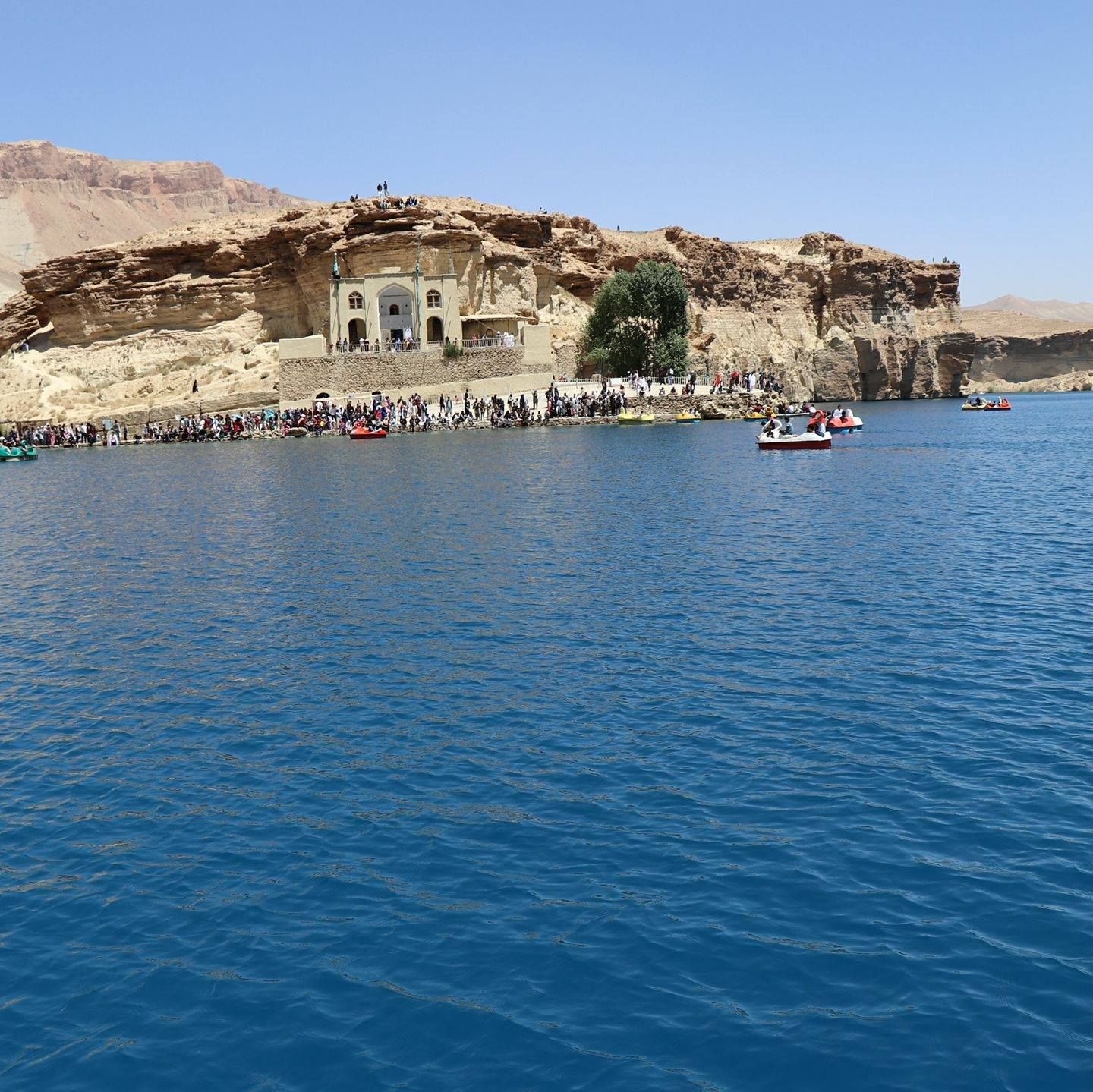 ملګري ملتونه د بامیان په بند امیر کې د ښځو لپاره سوداګریز مارکېټ جوړوي