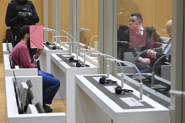 یو افغان په جرمني کې د یوې ماشومې او د هغې د مور د قصدي وژنې په تور محاکمه کېږي