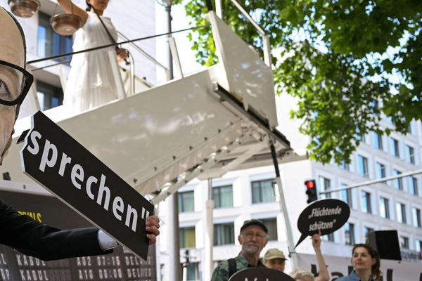 ۱۸۰ افغانې کورنۍ د جرمني د ژمنلیکونو لغوه کېدو پرضد د برلین په محکمو کې مبارزه کوي