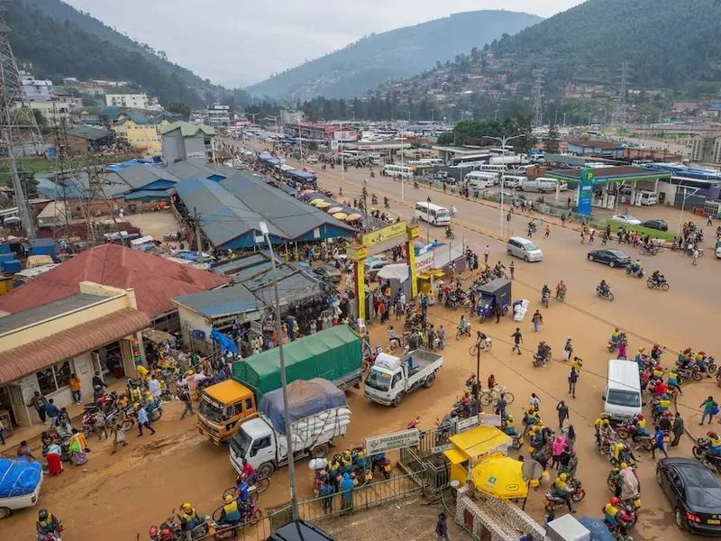 د کډوالو ملاتړې اداره: له بریتانیا روانډا ته په هرو پنځو ستنېدونکو مهاجرو کې یو افغان دی