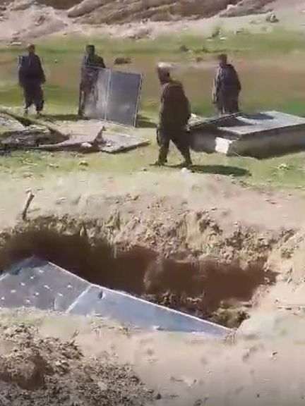 طالبانو د خلکو د کورونو سوځولو ترڅنګ د هغوی لمرېزې هندارې هم ماتې کړي