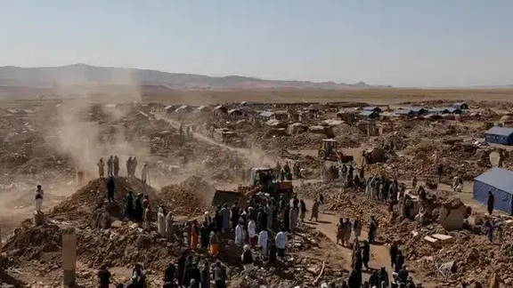 طالبان میگوید در یک سال ۱۰ هزار خانه برای آسیبدیدگان زلزله هرات ساخته است