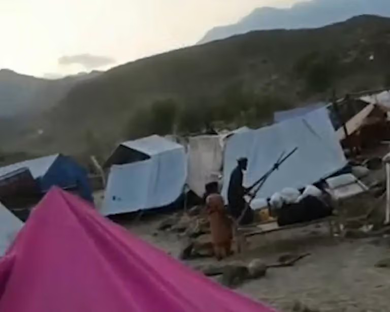 عشرات الأسر في ننغرهار تعيش في خيام بعد "إخلائها قسراً" من منازلها