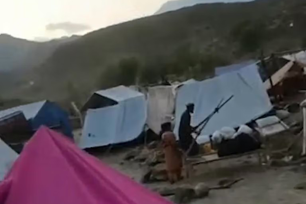 عشرات الأسر في ننغرهار تعيش في خيام بعد "إخلائها قسراً" من منازلها