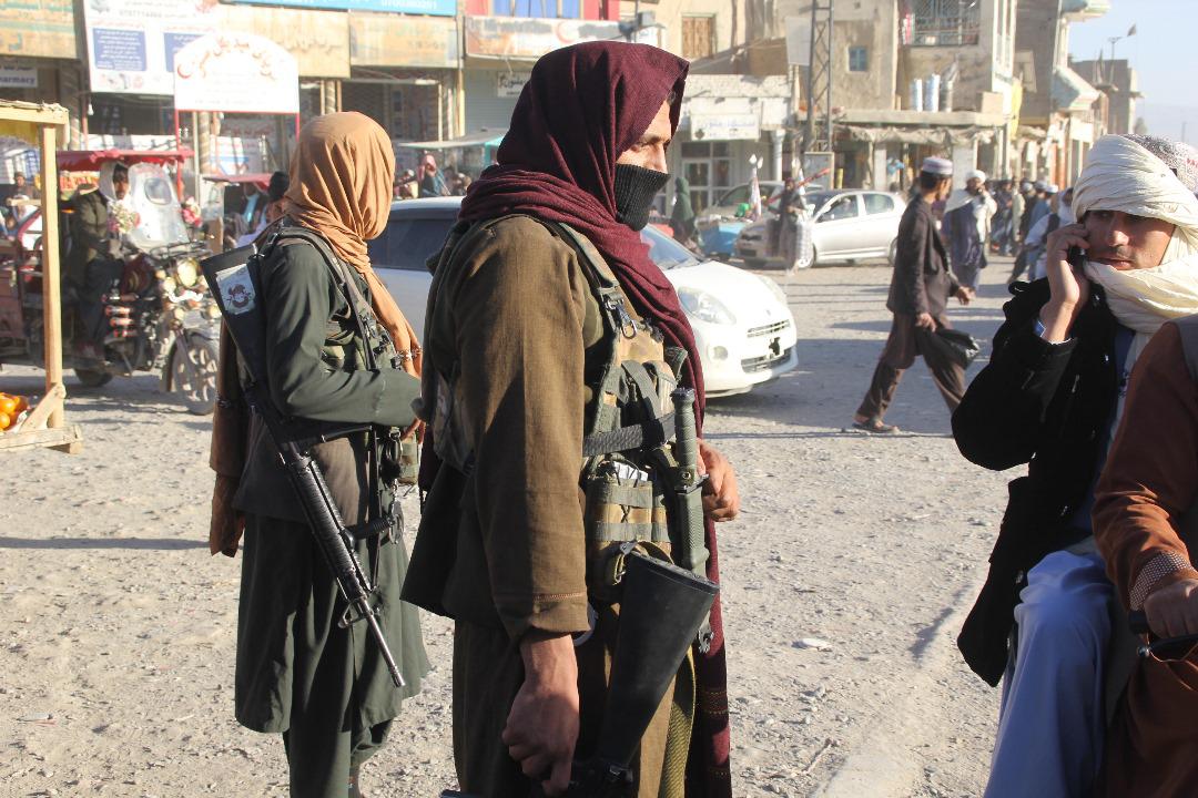 د کندهار په سپین بولدک کې د شپې له خوا د ځیرک ټلیفونونو پر کارولو بندیز لګول شوی دی