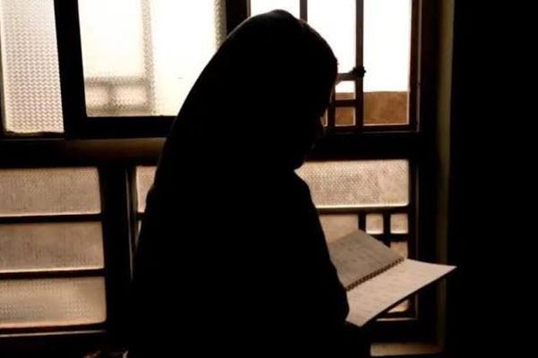 یوه افغانه مور: د خپلې لور ناروښانه برخلیک ته هره ورځ اوښکې تویوم