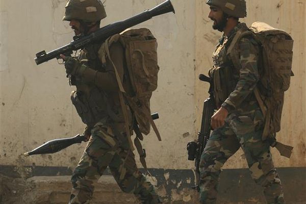 منابع امنیتی پاکستان: ۱۸ افغان از جمله ۱۱ مهاجم انتحاری کشته شدند