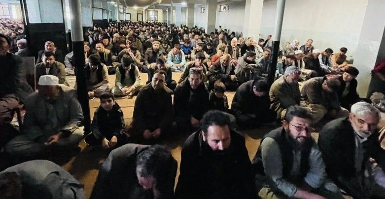 شماری از شهروندان غزنی: «طالبان دستور داده است که نماز مغرب و عشا را یکجا نخوانید»