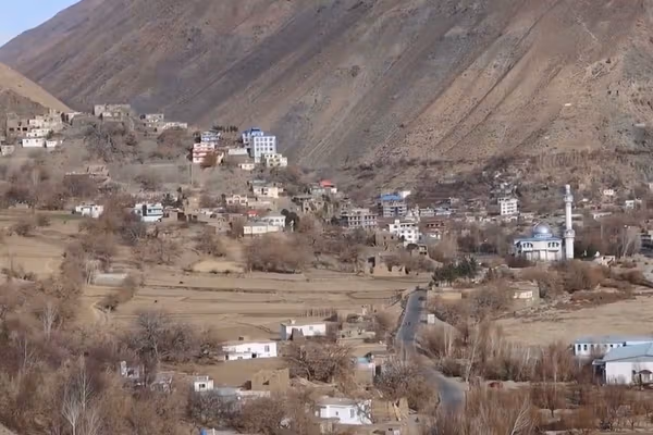 هبتالله اخوندزاده د پنجشېر له والي څخه د وزګاره ځوانانو د نوملړ غوښتنه کړې ده