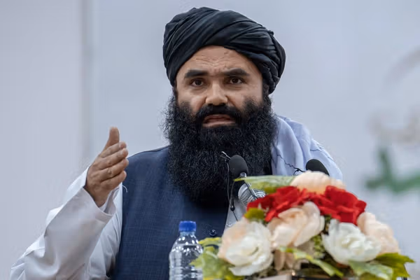 حقانی در سفری غیرمنتظره به قندهار رفت