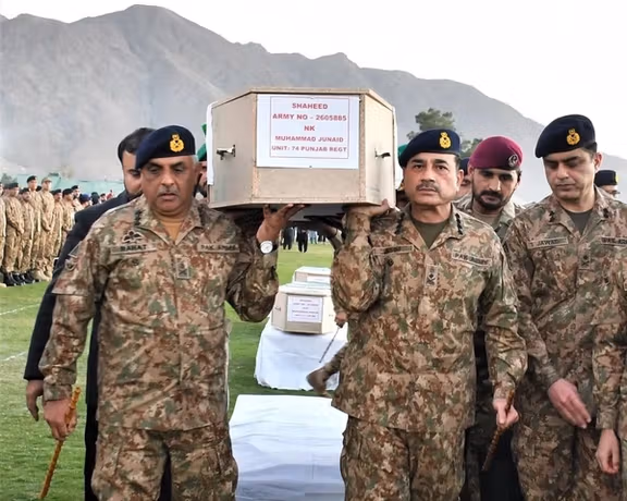 گروه بینالمللی بحران: پاکستان از بازگشت طالبان بیشترین زیان را دیده است