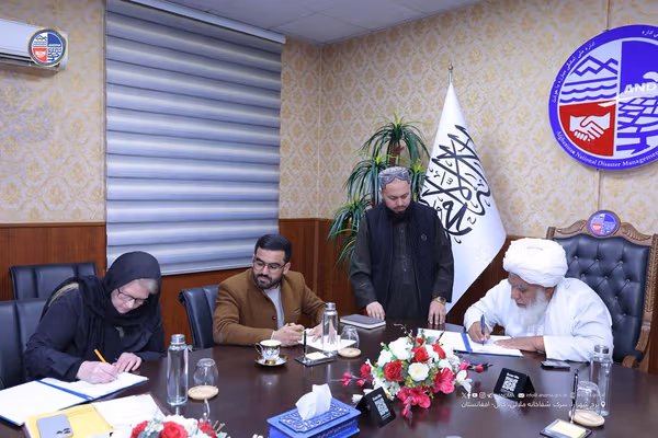 طالبانو له دوو نړۍوالو بنسټونو سره د څه باندې ۱ میلیون ډالرو په ارزښت هوکړې لاسلیک کړې