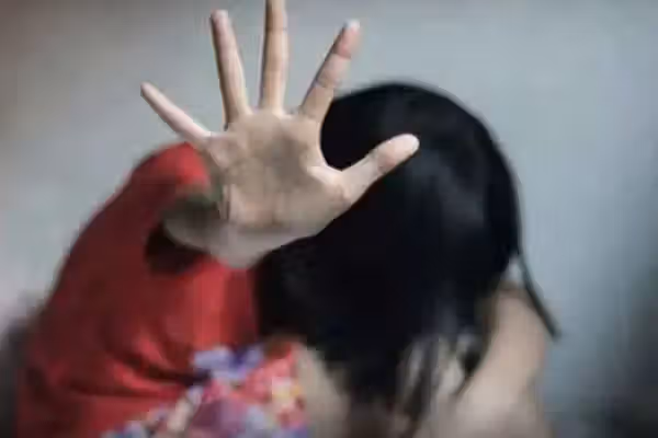ګارډین: د طالبانو حکومت کې د ښځو وژنې او د کورني تاوتریخوالي پېښې زیاتې شوي
